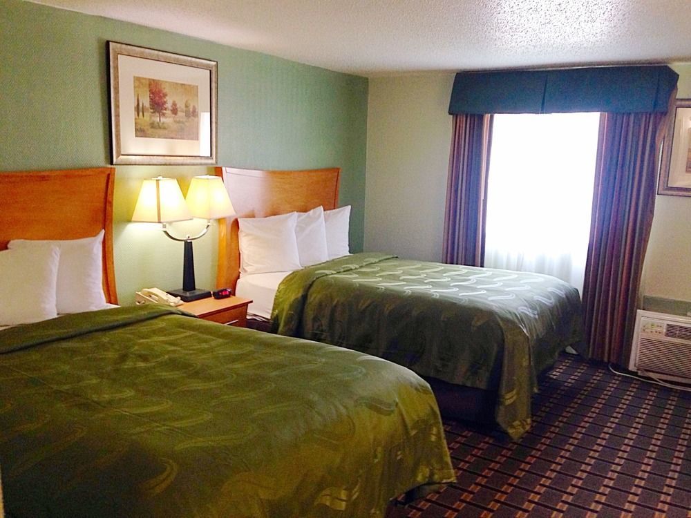 Hotel Quality & Near I-480 And I-29 Council Bluffs