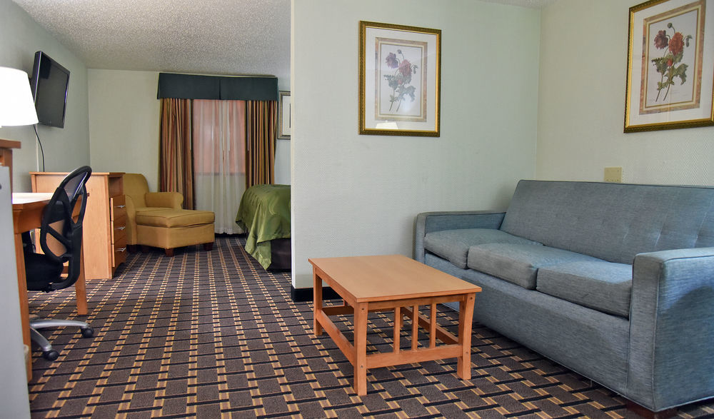 Quality & Near I-480 And I-29 Hotel 2*